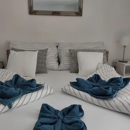 Kek Zafir Studio Apartman * Харканы