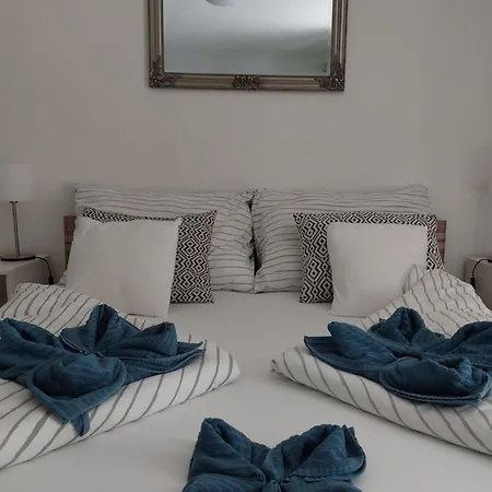 Kek Zafir Studio Apartman Апартаменты
